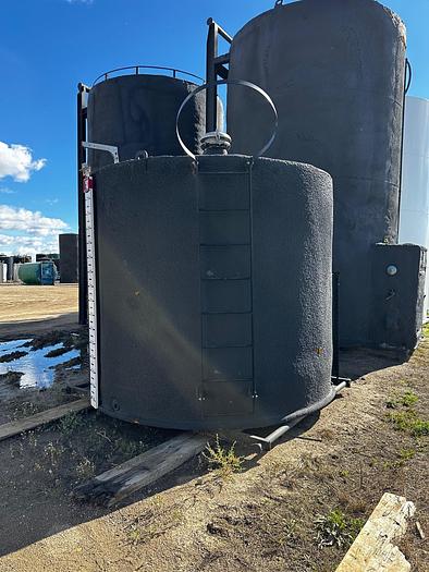 Used 100BBL Single Walled Tanks With Lower Skid