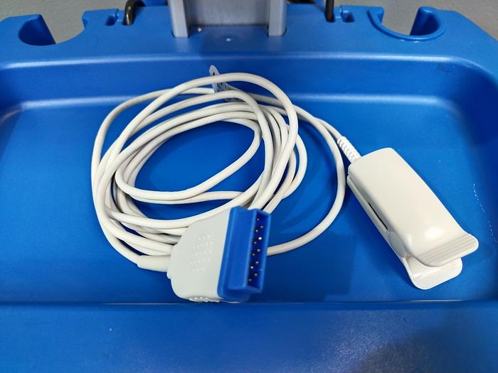 Gebraucht GE Carescape V100 Vitalparameter-Patientenmonitor auf Dinamap Rollstand