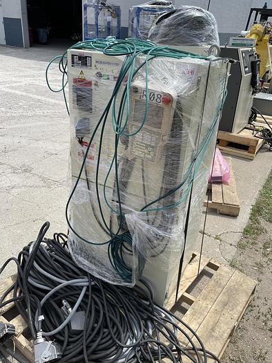 Used NACHI MC20-03 6 AXIS ROBOT 20 kg X 1733 mm H REACH WITH FD CONTROLLER