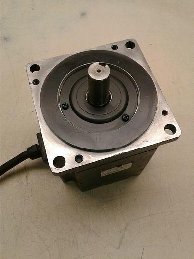 Used Yaskawa AC Servo Motor 1W0842141500017 SGMPH-15A1E41D