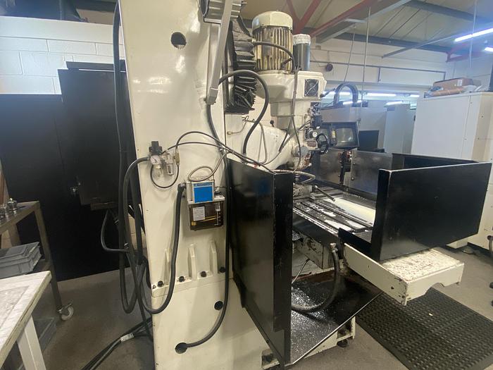 Used 1998 Hurco Hawk 30 SSM 3 Axis CNC Milling Machine