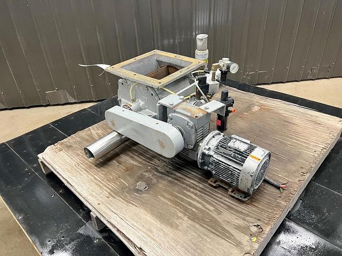 Used USED ROTARY AIR LOCK VALVE, SIZE: 10'' X 4'' BLOW-THROUGH, CAST IRON, PFENING