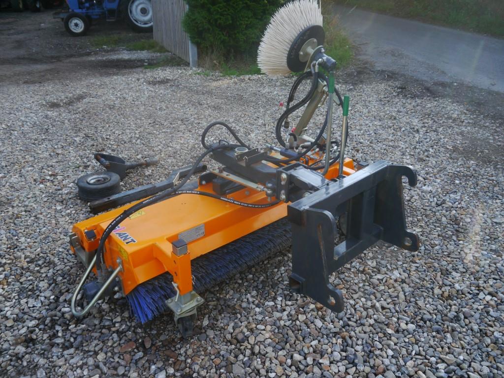 Used Giant Road Sweeper