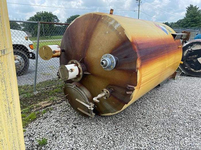 Used Used approximately 1750 gallon vertical stainless steel tank