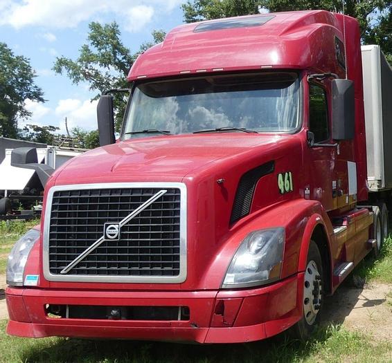 Used 2014 VOLVO VNL 64T