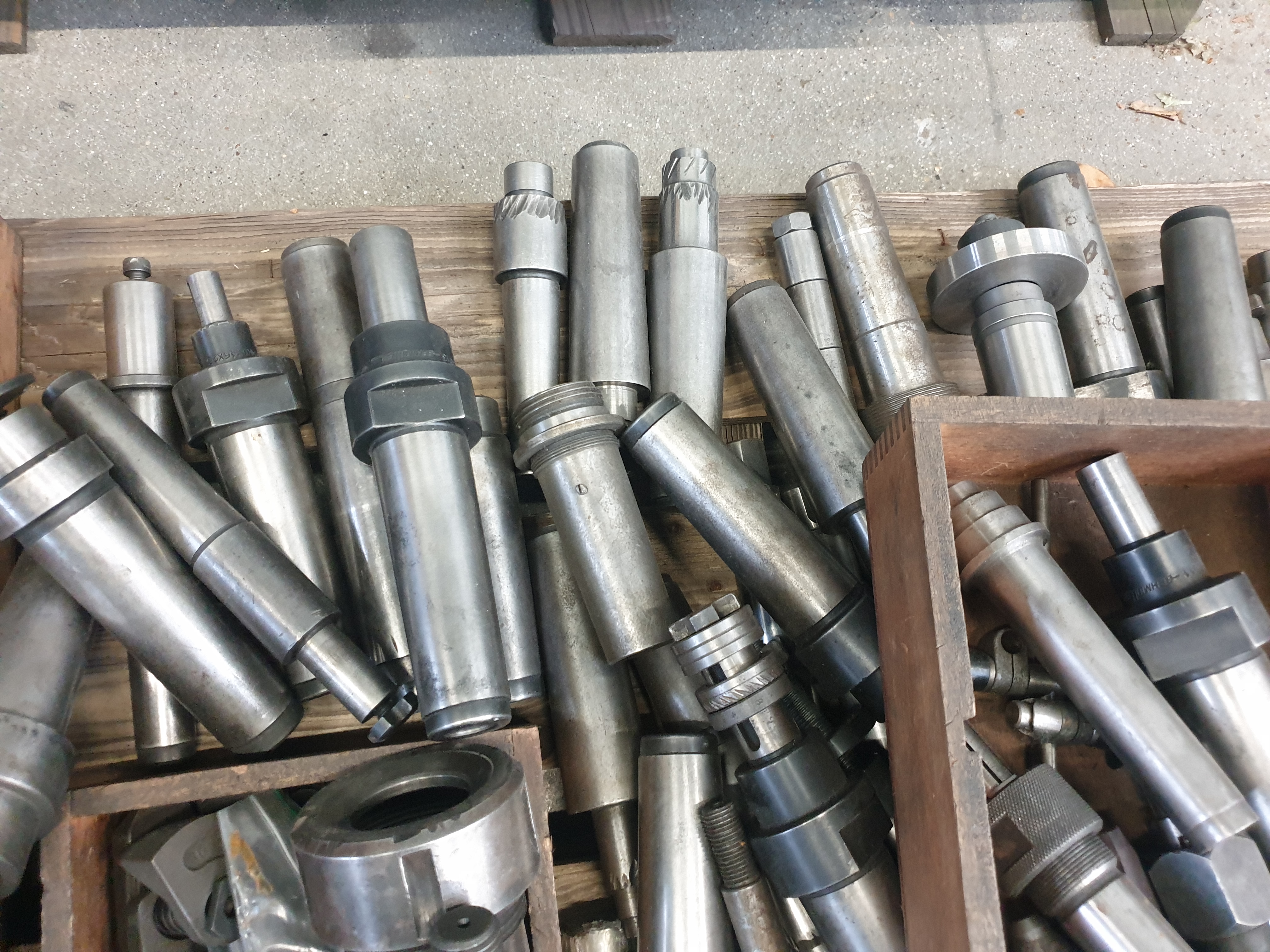 Used Schutte WU32 - Grinding - 1983