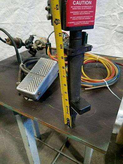 Used Assembly Automation Automatic Screwing Fastening Device with Ergonomic Arm