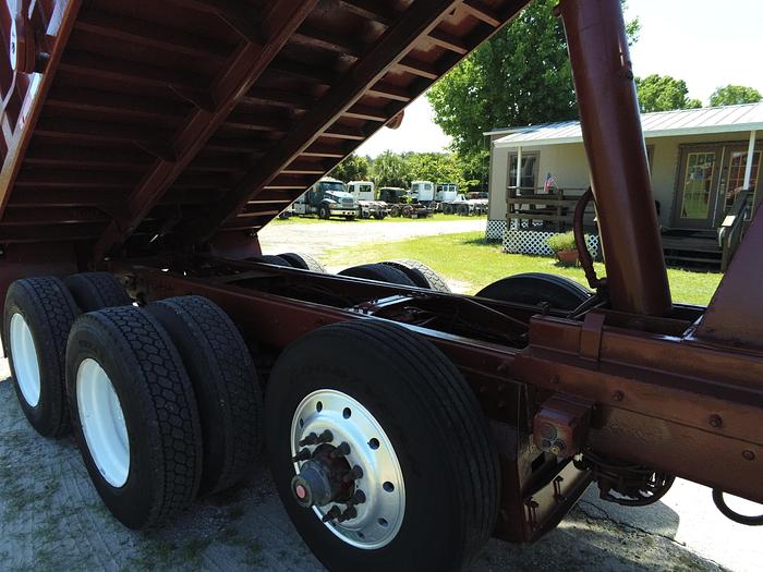 Used 2005 MACK CV713