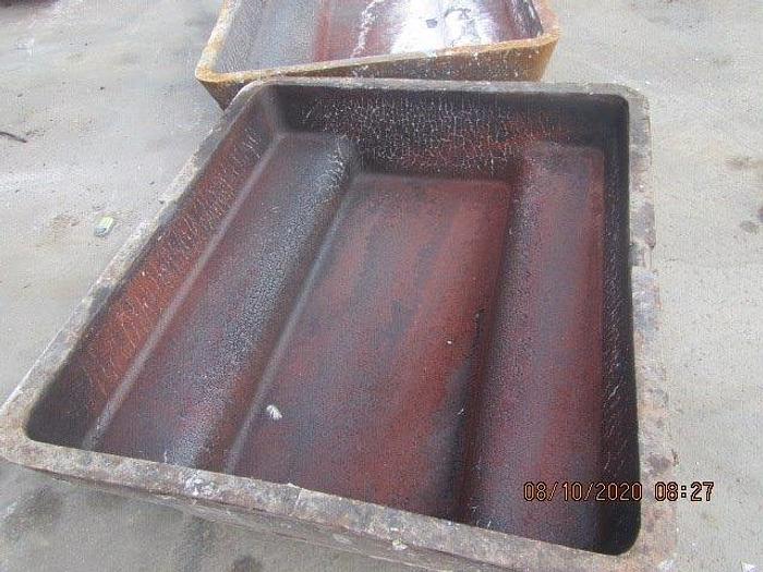 Used 2,000 lb. Low-Profile Sow Molds: MC-446
