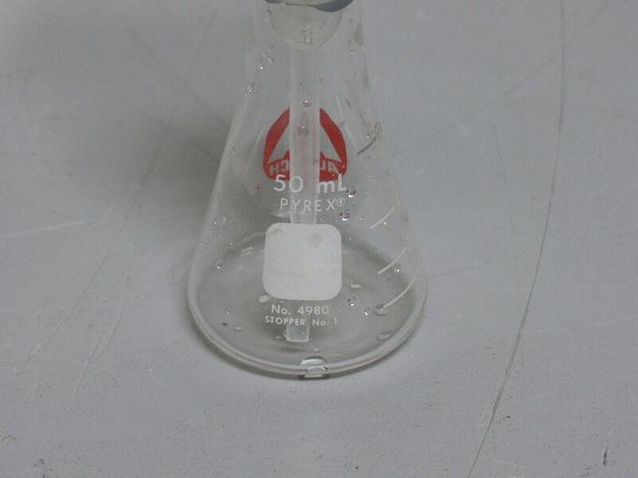 Used Aldrich model 4980 50 mL Pyrex Beaker Laboratory Glassware  w/ attachment