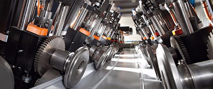 New F&P 3D Roll Former (New) #3502