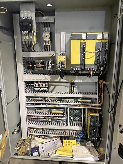 Used KIA SKT25 CNC TURNING CENTER