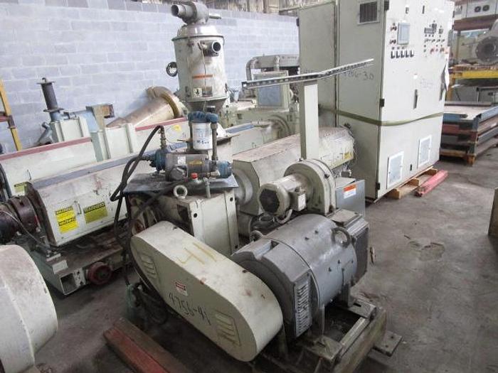 Used 2 1/2" Berlyn LB Extruder with panel and drive