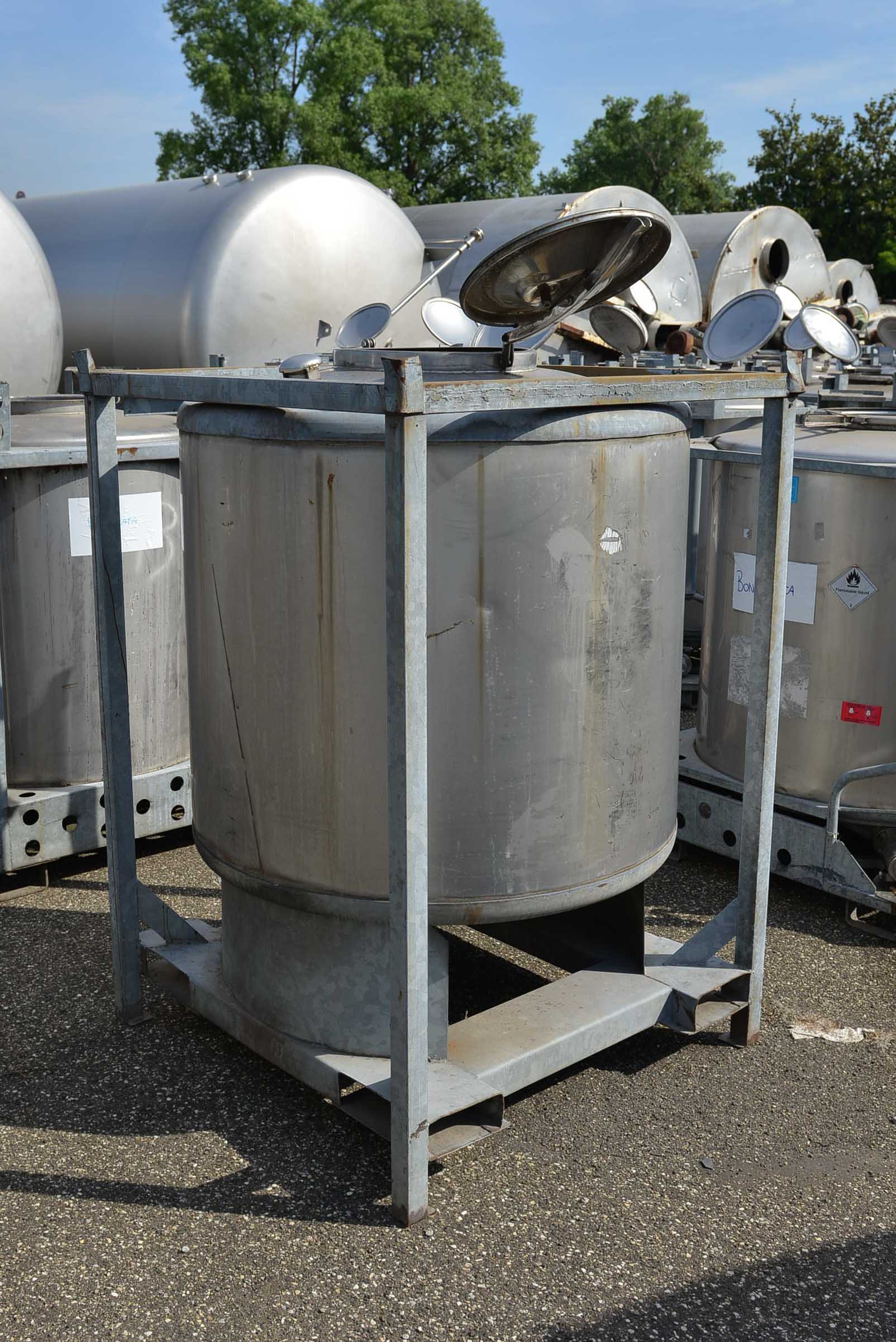 Used Serbatoio palettizzato da 998 litri in AISI 304