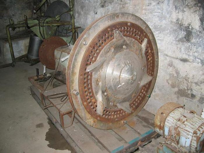 Used Beloit Jones SHARK 3695 Horizontal Pulping Element, 35" Rotor, Rotor Speed: 492 Rpm;  1" Extraction Holes.  Size B Unit. #11799