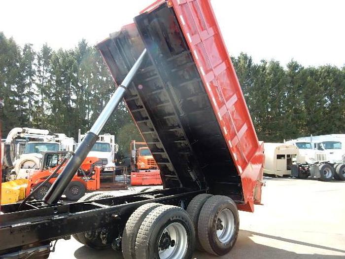 Used 2001 International 4900