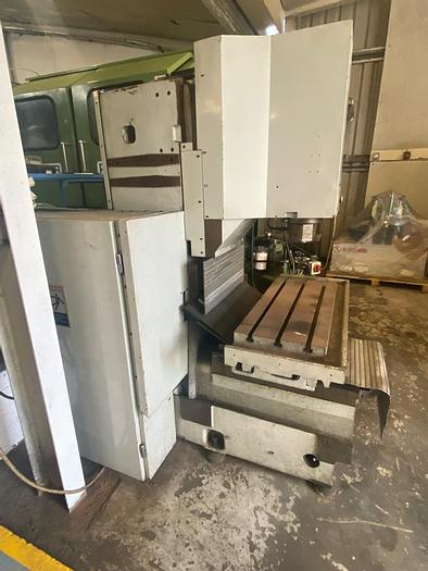 Used 1991 Bridgeport Interact 300 CNC Toolroom Milling Machine