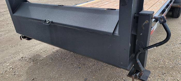 Used 2016 OASIS 25' LOWBOY GOOSE NECK WITH FLIP UP RAMPS 