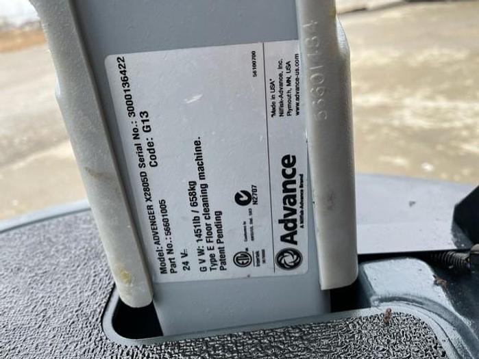 Used 2013 ADVANCE ADVENGER 2805D RIDER FLOOR SCRUBBER (DISC) (BATTERY) 