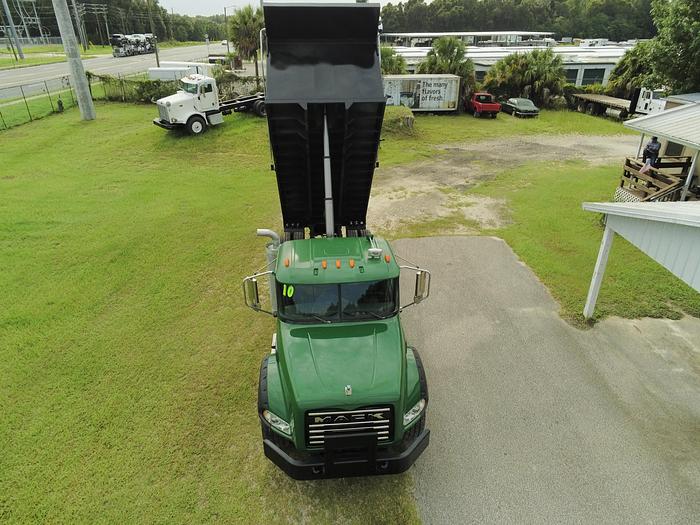 Used 2010 MACK GU 813