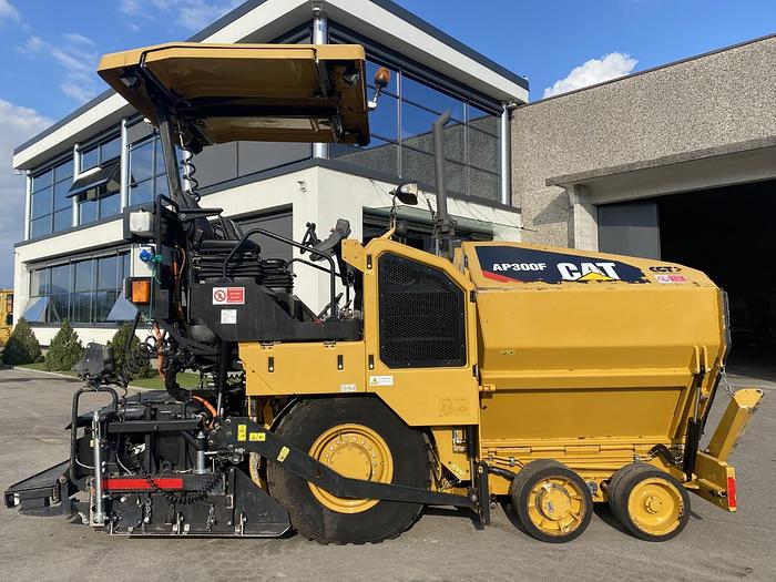 Usato 2016 CATERPILLAR AP 300F