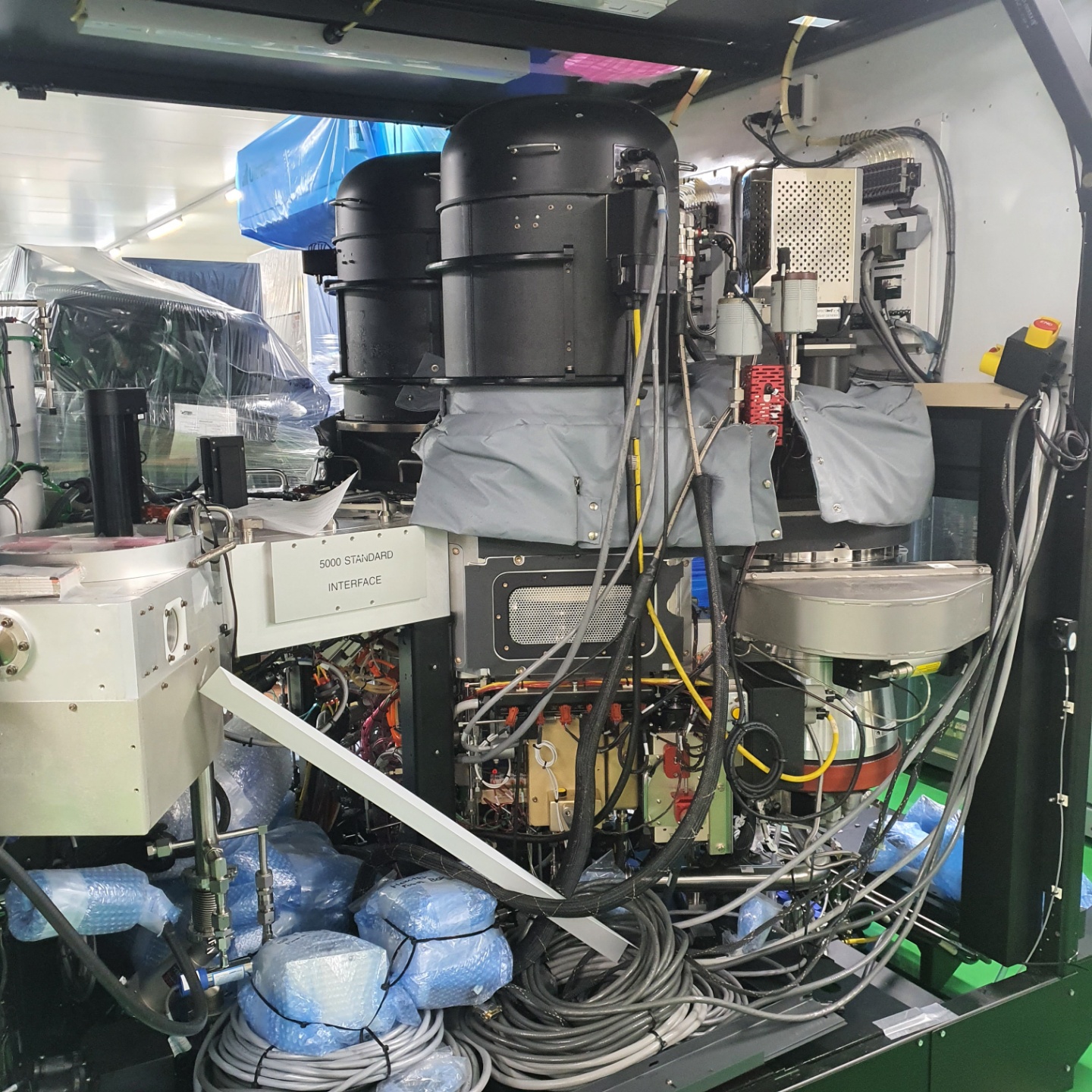 Used 2000 AMAT Centura 2 DPS POLY