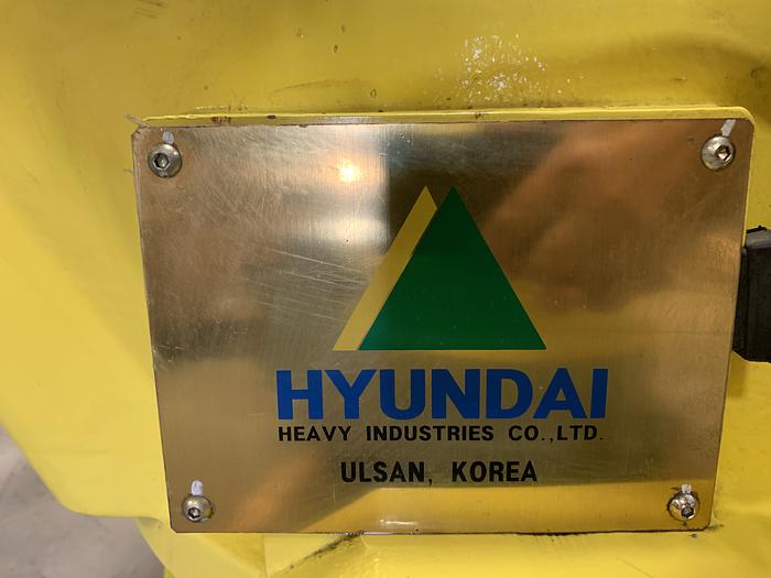 Used HYUNDIA MODEL HX400 400KG X 2573MM H REACH WITH Hi5-N80U CONTROLLER