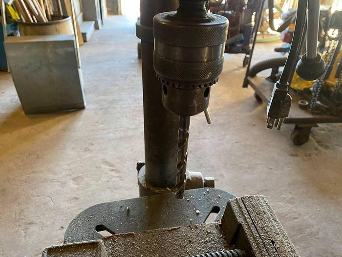 Used DELTA 17-900 DRILL PRESS
