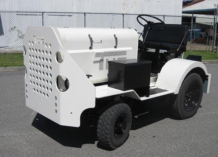 Used 2004 TUG baggage tow tractors