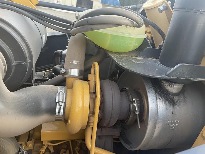 Used John Deere 210LJ