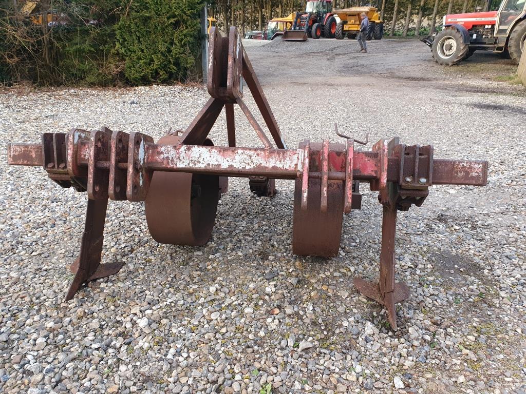 Used Taylor-Gent Twin Leg Flat-Lift Subsoiler