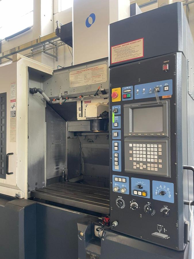 Usato CENTRO DI LAVORO A PORTALE MAKINO V 55-A25  ANNO 1998