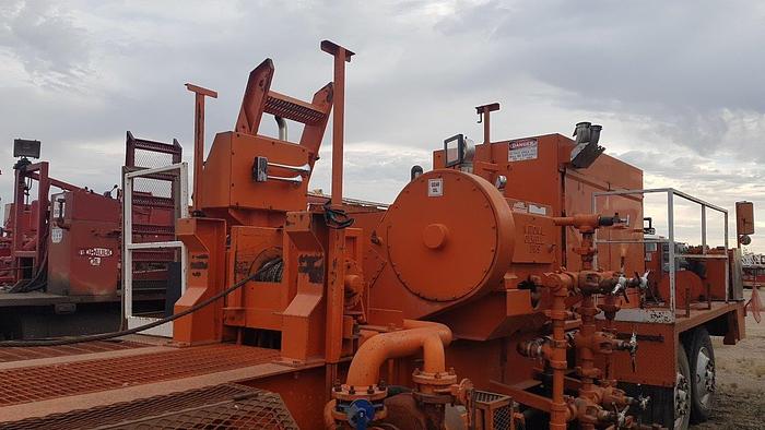 Used 2002 WELCAN 4 Axle Carrier Style Oilfield Pump / Kill Truck