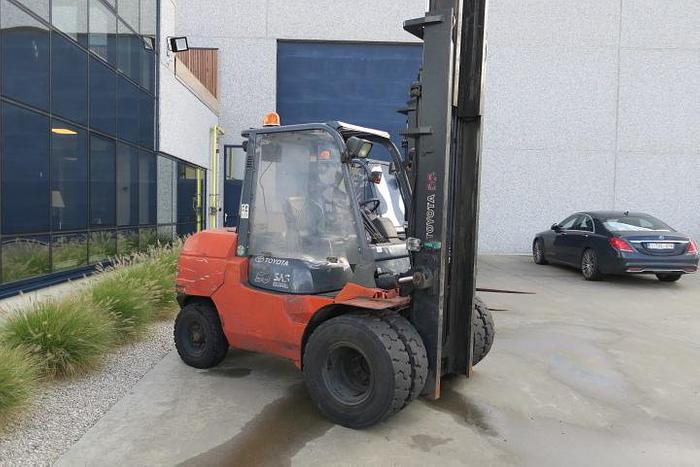 Used 2010 Toyota 42-7FD45 - 5 ton