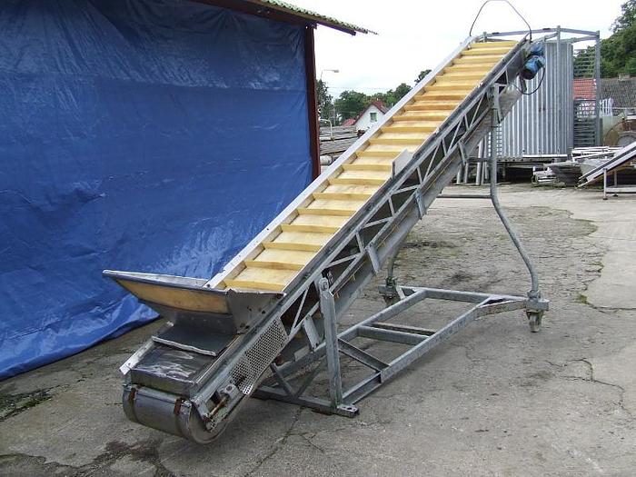 Used Belt conveyor (transporter) diagonal with carriers and side boards