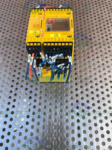 Used Pilz 772001 Safety Relay / Controller PNOZ mm0.1p w/ Pilz 751132 PNOZ s22