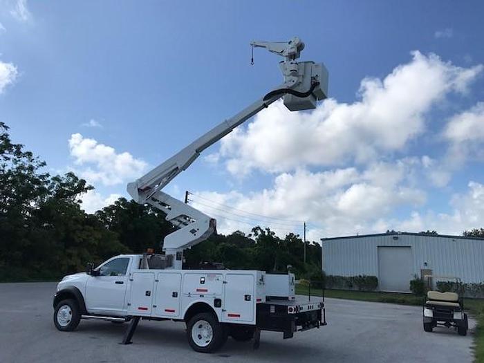 Used Versalift VST36I-MH 41ft Bucket Boom on a 2016 Ford F550 4x4 Reg Cab Truck - C605105