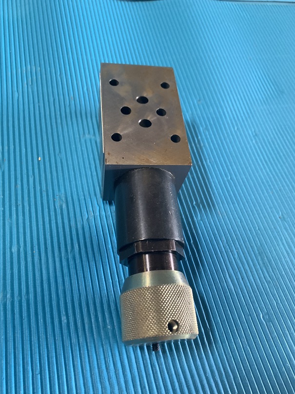 Used Vickers Pressure Reducing Valve DGMXI-3-PP-CW-20-JA