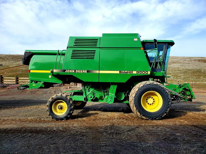 Used ** Auction ** 1996 John Deere 9500 SideHill Combine w/ 25' Header