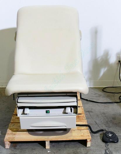 Used Midmark 223 Barrier Free Power Exam Table with Footswitch Ritter 223-016