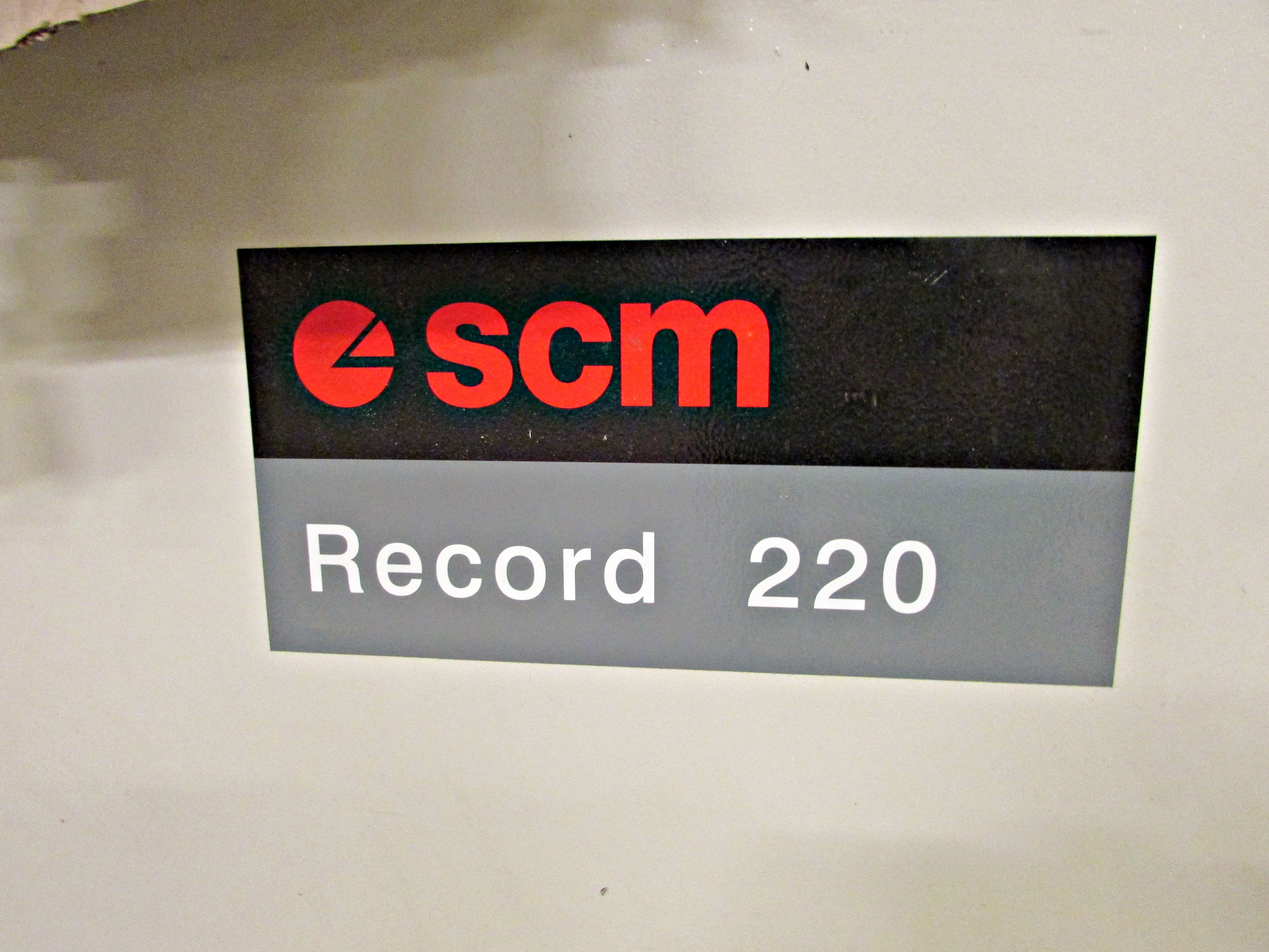 Used SCM Record 220 - 1999