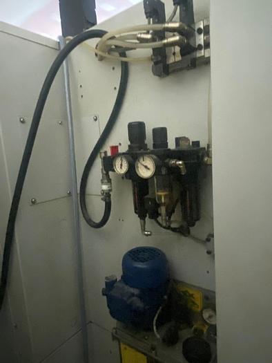 Used 2000 Bridgeport VMC 600/22 Digital Machining Center