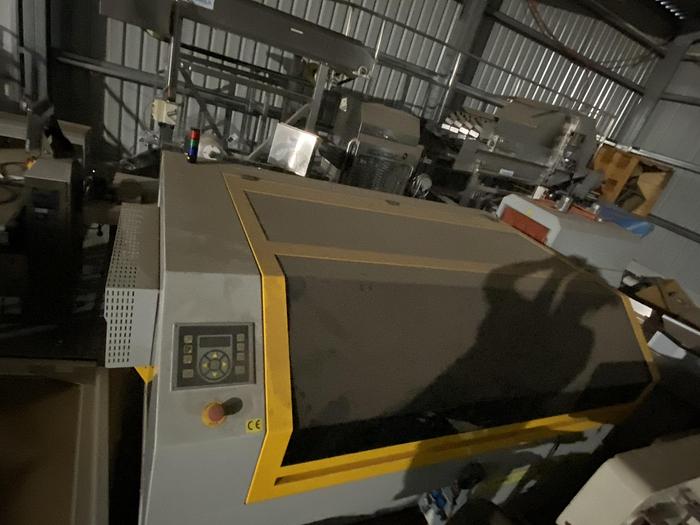 Used SmiPack  FP8000CS shrink wrapping machine with heat tunnel T652  FP8000CS  and  T652