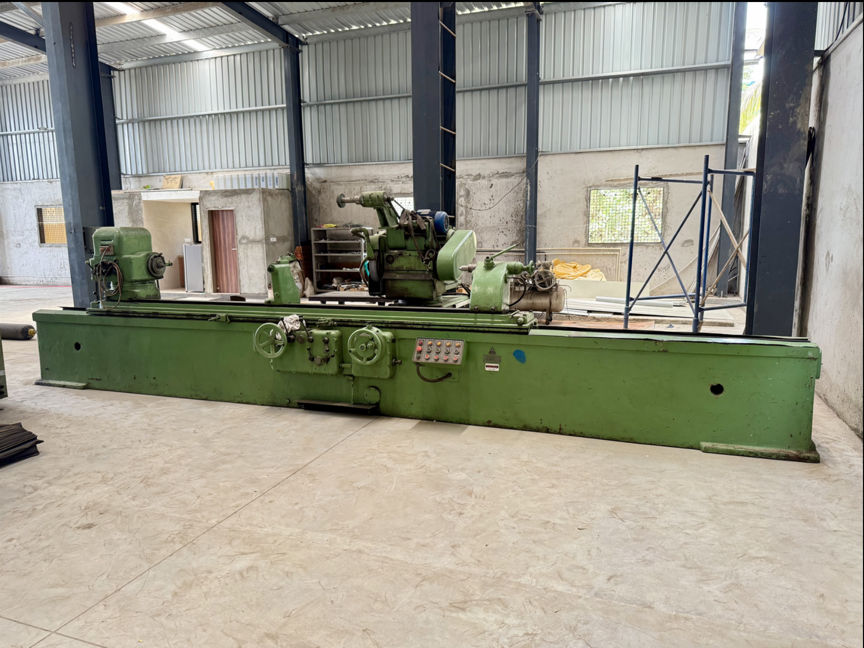 Used TOS Cylindrical Grinder Machine Swing :630mm x 3000mm Between Center