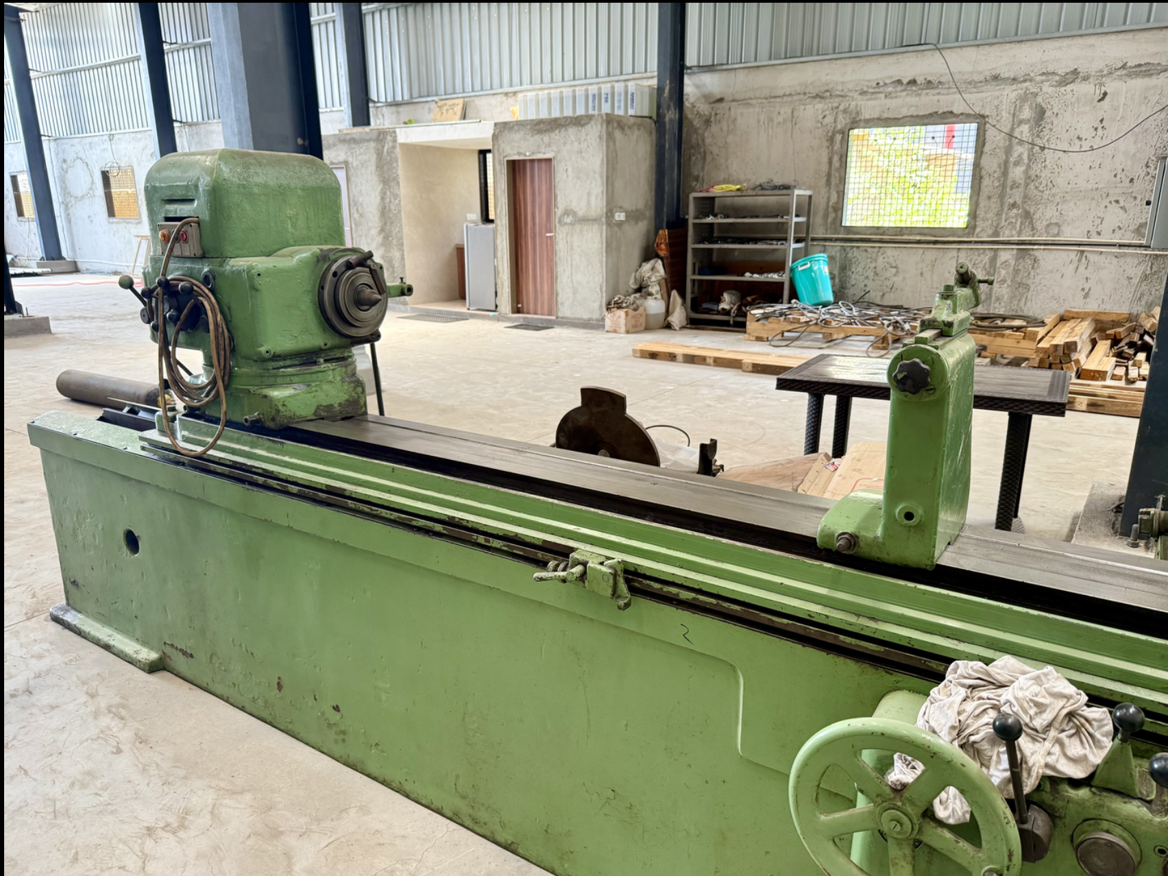 Used TOS Cylindrical Grinder Machine Swing :630mm x 3000mm Between Center