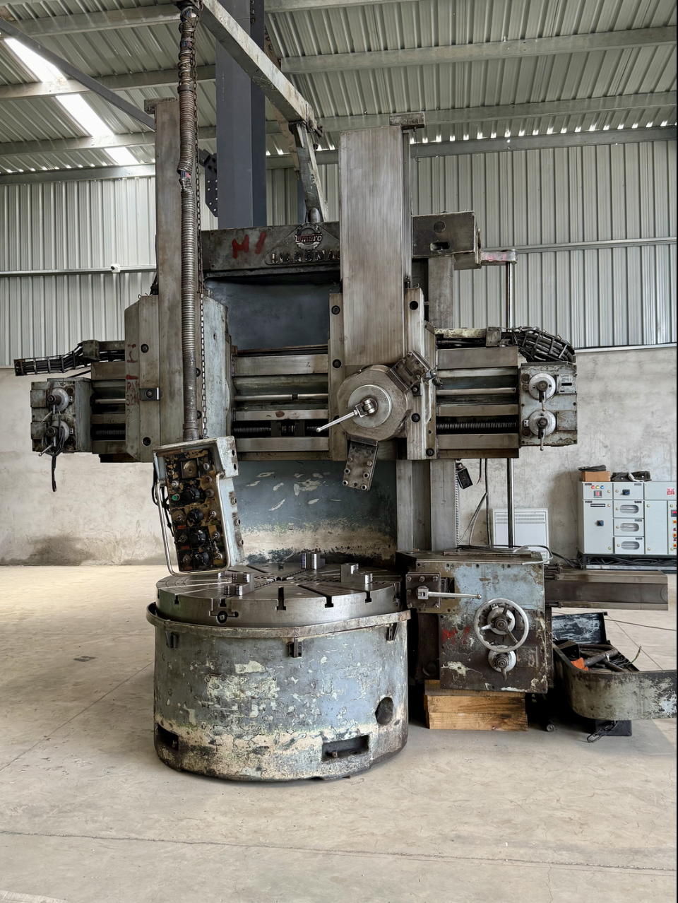 Used Titan SC17 Double Column VTL Chuck : 1500mm Swing : 1700mm Height : 1250mm