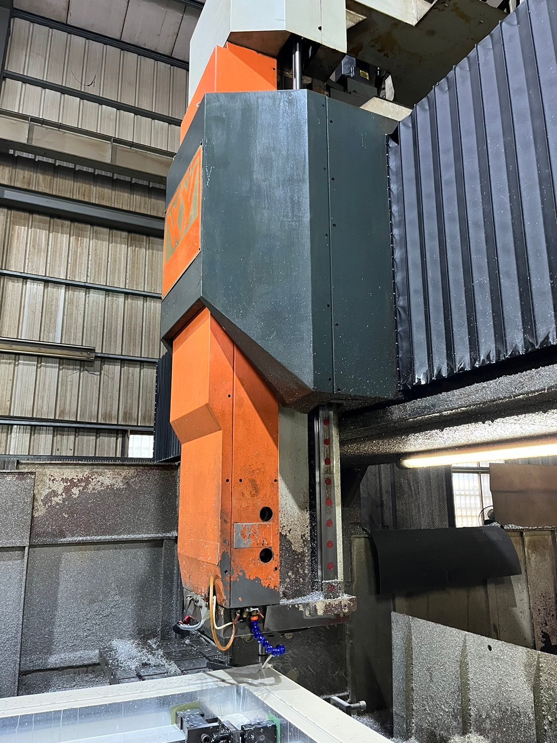 Used VTEC VH6747AH Double Column VMC Machine, Travel : 6700 x 4700mm, Between Column 4000mm, Fanuc 18iMB, Year: 2011