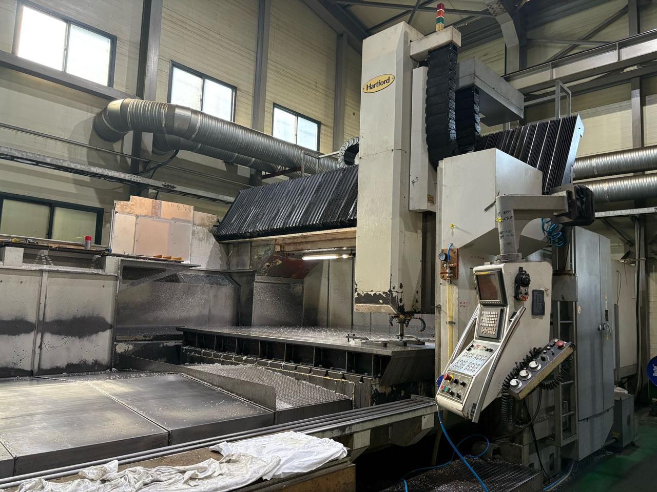 Used Hartford PRW 5340 Double Column VMC - 5200 x 3500mm, Fanuc 18iMB, With Milling Head, Year : 2008