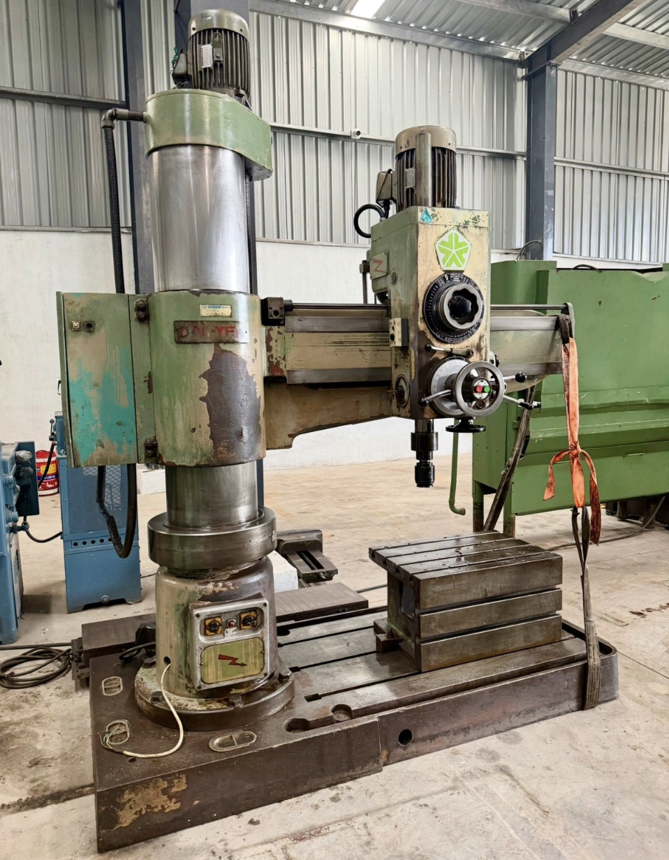 Used Dai Yeh Radial Drill Machine TL1300 Diameter : 60mm, Arm Length : 1300mm ( Hydraulic Clamping )