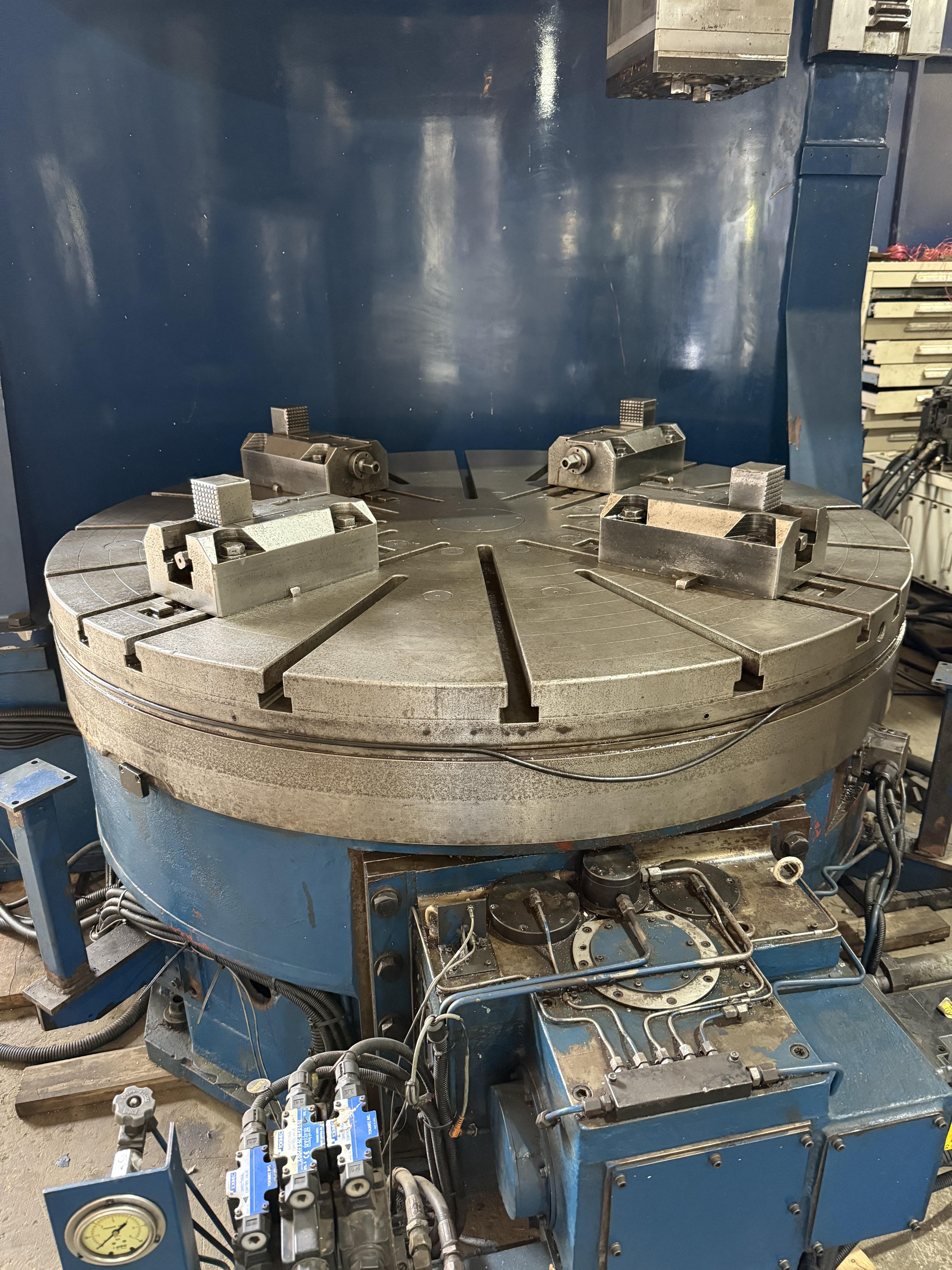 Used HNK VTC 16/20, Chuck : 1600mm Swing : 2000mm, Height: 1660mm, Fanuc 31iA Control With C Axis, Year: 2009